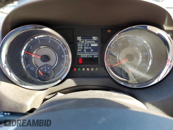 ✅ 2014 Chrysler Town & Country Touring L • VIN: 2C4RC1CG9ER285078 • Lot: 85173115. Listed on Copart with 192,021 mi. Free auction sales archive from the USA and detailed vehicle history report at DreamBid. Image 9.