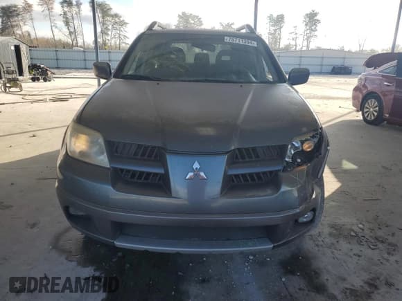 ✅ 2005 Mitsubishi Outlander XLS • VIN: JA4LZ41F05U003407 • Lot: 78711394. Listed on Copart with 206,798 mi. Free auction sales archive from the USA and detailed vehicle history report at DreamBid. Image 5.