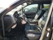 ✅ 2016 Porsche Cayenne S • VIN: WP1AB2A22GLA95100 • Lot: 71469495. Wystawiony na Copart z przebiegiem 146 677 mil. Bezpłatny archiwum sprzedaży aukcyjnych z USA i szczegółowy raport historii pojazdu na DreamBid. Zdjęcie 7.