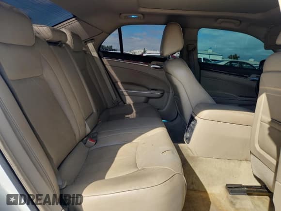 ✅ 2011 Chrysler 300 C • VIN: 2C3CA6CT4BH538934 • Lot: 85395195. Listed on Copart with 141,676 mi. Free auction sales archive from the USA and detailed vehicle history report at DreamBid. Image 10.