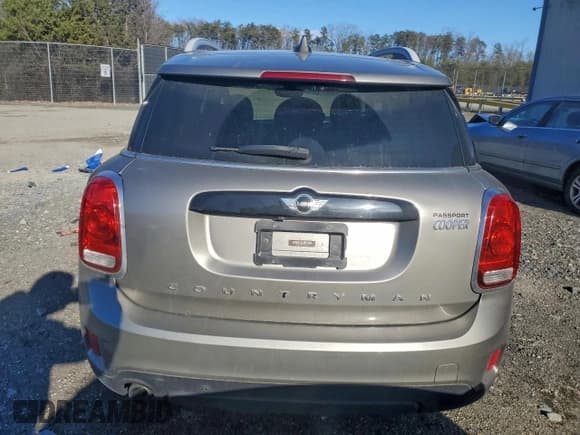 ✅ 2018 MINI Countryman Cooper • VIN: WMZYS7C39J3E08964 • Lot: 95867105. Wystawiony na Copart z przebiegiem 96 641 mil. Bezpłatny archiwum sprzedaży aukcyjnych z USA i szczegółowy raport historii pojazdu na DreamBid. Zdjęcie 6.