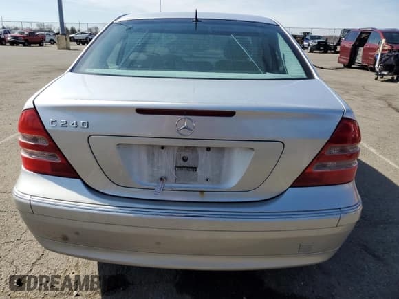 ✅ 2001 Mercedes-Benz C 230/260/280/320 • VIN: WDBRF61J91F050568 • Лот: 48899705. Опубликован ранее на Copart с пробегом 220 079 миль. Бесплатный доступ к архиву аукционных продаж из США и подробный отчёт об истории автомобиля на DreamBid. Изображение 6.