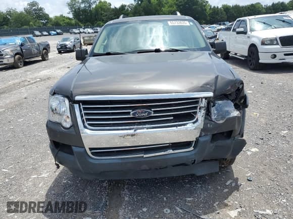 ✅ 2007 Ford Explorer XLT • VIN: 1FMEU63E07UB09495 • Lot: 65733635. Wystawiony na Copart z przebiegiem 145 436 mil. Bezpłatny archiwum sprzedaży aukcyjnych z USA i szczegółowy raport historii pojazdu na DreamBid. Zdjęcie 5.