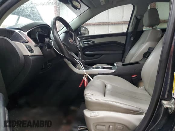 ✅ 2016 Cadillac SRX Luxury Collection • VIN: 3GYFNBE38GS518218 • Lot: 57445905. Wystawiony na Copart z przebiegiem 120 239 mil. Bezpłatny archiwum sprzedaży aukcyjnych z USA i szczegółowy raport historii pojazdu na DreamBid. Zdjęcie 7.