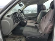 ✅ 2008 Chevrolet Silverado 2500HD Work Truck • VIN: 1GBHC24K88E102828 • Lot: 92293345. Wystawiony na Copart z przebiegiem 392 836 mil. Bezpłatny archiwum sprzedaży aukcyjnych z USA i szczegółowy raport historii pojazdu na DreamBid. Zdjęcie 7.