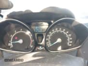 ✅ 2019 Ford Fiesta SE • VIN: 3FADP4BJ4KM144909 • Lot: 43602138. Wystawiony na IAAI z przebiegiem 96 575 mil. Bezpłatny archiwum sprzedaży aukcyjnych z USA i szczegółowy raport historii pojazdu na DreamBid. Zdjęcie 7.