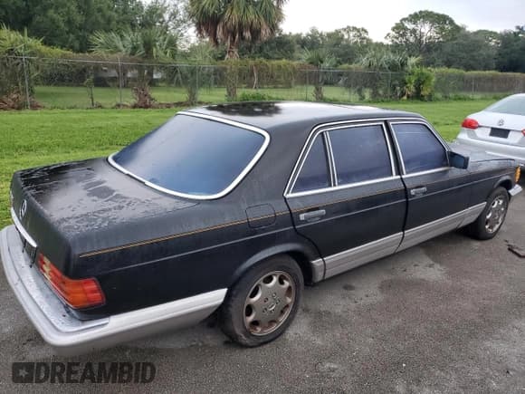 ✅ 1985 Mercedes-Benz 500 SEL • VIN: WDBCA37D2FA121537 • Lot: 74276044. Listed on Copart with Not provided. Free auction sales archive from the USA and detailed vehicle history report at DreamBid. Image 3.
