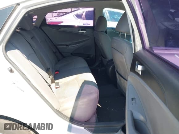 ✅ 2013 Hyundai Sonata GLS • VIN: 5NPEB4AC0DH717359 • Lot: 43183272. Listed on IAAI with 140,742 mi. Free auction sales archive from the USA and detailed vehicle history report at DreamBid. Image 8.
