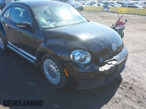 ✅ 2013 Volkswagen Beetle Fender Edition • VIN: 3VWJP7AT8DM685155 • Lot: 41815170. Listed on IAAI with 49,901 mi. Free auction sales archive from the USA and detailed vehicle history report at DreamBid. Image 17.