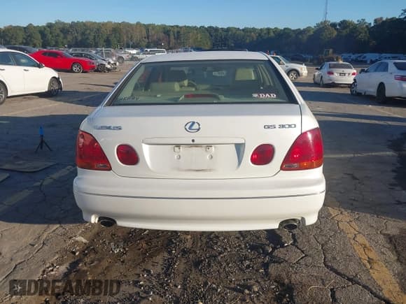 ✅ 2001 Lexus GS 300 • VIN: JT8BD69S910142044 • Лот: 43467255. Опубликован ранее на IAAI с пробегом 199 088 миль. Бесплатный доступ к архиву аукционных продаж из США и подробный отчёт об истории автомобиля на DreamBid. Изображение 16.