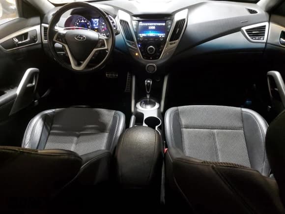 ✅ 2013 Hyundai Veloster w/Black Int • VIN: KMHTC6AD9DU171008 • Лот: 76938154. Опубликован ранее на Copart с пробегом 110 985 миль. Бесплатный доступ к архиву аукционных продаж из США и подробный отчёт об истории автомобиля на DreamBid. Изображение 8.