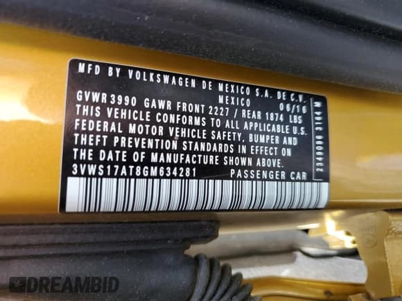 ✅ 2016 Volkswagen Beetle Dune • VIN: 3VWS17AT8GM634281 • Lot: 55547974. Wystawiony na Copart z przebiegiem 60 390 mil. Bezpłatny archiwum sprzedaży aukcyjnych z USA i szczegółowy raport historii pojazdu na DreamBid. Zdjęcie 12.