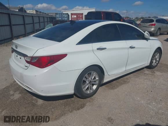 2012 Hyundai Sonata SE with VIN 5NPEC4AC6CH381504, listed as a IAAI auction lot 43444773 with 161,265 mi miles and . Bid and sale history available at DreamBid. Image 4.