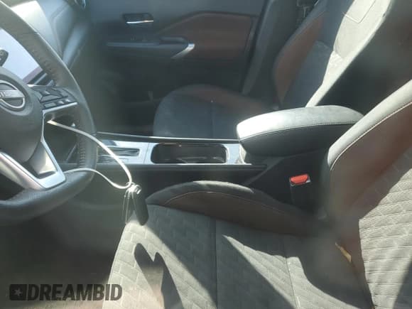 ✅ 2024 Nissan Kicks SR • VIN: 3N1CP5DV4RL472622 • Лот: 85256355. Опубликован ранее на Copart с пробегом 39 975 миль. Бесплатный доступ к архиву аукционных продаж из США и подробный отчёт об истории автомобиля на DreamBid. Изображение 7.