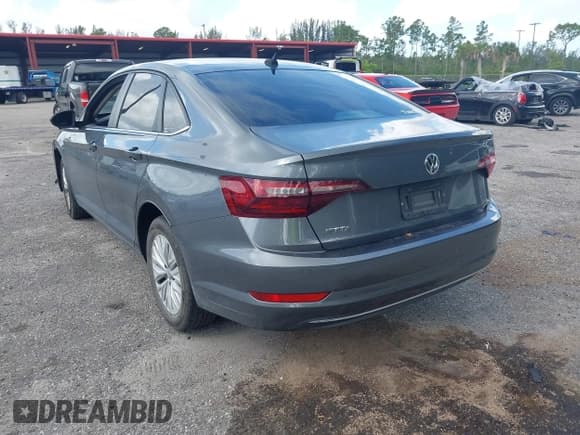 ✅ 2020 Volkswagen Jetta S • VIN: 3VWCB7BU4LM016992 • Лот: 42506638. Опубликован ранее на IAAI с пробегом 102 522 миль. Бесплатный доступ к архиву аукционных продаж из США и подробный отчёт об истории автомобиля на DreamBid. Изображение 3.