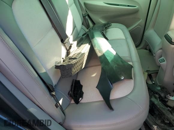 ✅ 2019 Chevrolet Bolt EV Premier • VIN: 1G1FZ6S03K4100016 • Lot: 82649665. Listed on Copart with 92,923 mi. Free auction sales archive from the USA and detailed vehicle history report at DreamBid. Image 10.