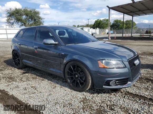 ✅ 2011 Audi A3 Premium Plus • VIN: WAUKEAFM9BA097588 • Лот: 92603035. Опубликован ранее на Copart с пробегом 132 285 миль. Бесплатный доступ к архиву аукционных продаж из США и подробный отчёт об истории автомобиля на DreamBid. Изображение 4.