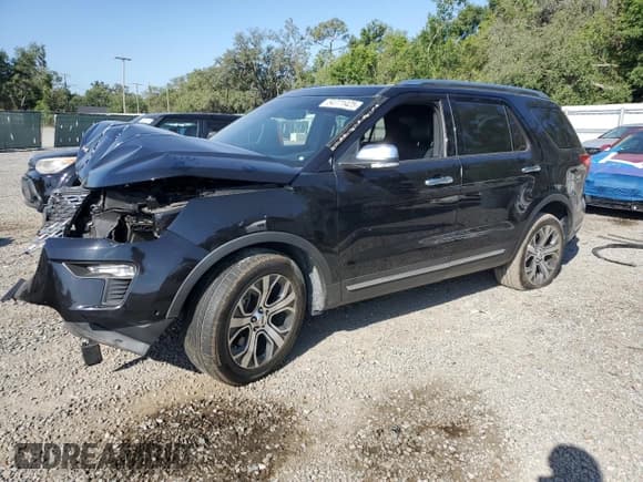 ✅ 2019 Ford Explorer Platinum • VIN: 1FM5K8HT0KGA21224 • Lot: 54771425. Wystawiony na Copart z przebiegiem 114 525 mil. Bezpłatny archiwum sprzedaży aukcyjnych z USA i szczegółowy raport historii pojazdu na DreamBid. Zdjęcie 1.