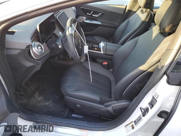 ✅ 2023 Mercedes-Benz EQE 350 • VIN: W1KEG1CB5PF013814 • Lot: 40120484. Wystawiony na Copart z przebiegiem 127 mil. Bezpłatny archiwum sprzedaży aukcyjnych z USA i szczegółowy raport historii pojazdu na DreamBid. Zdjęcie 7.