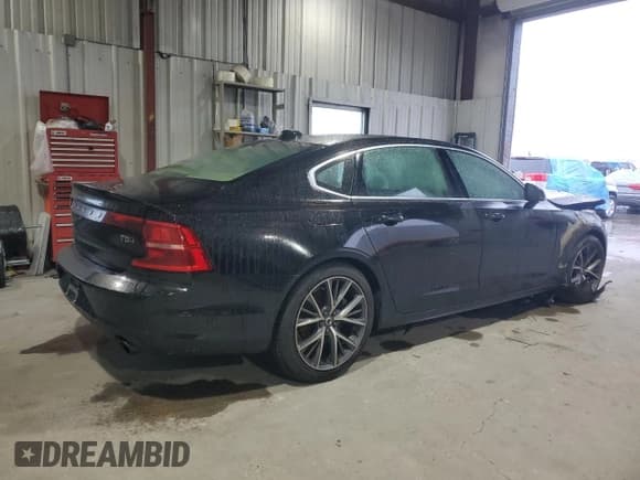 ✅ 2019 Volvo S90 Momentum • VIN: LVY102MK0KP078907 • Lot: 46262725. Wystawiony na Copart z przebiegiem Nie podano. Bezpłatny archiwum sprzedaży aukcyjnych z USA i szczegółowy raport historii pojazdu na DreamBid. Zdjęcie 3.