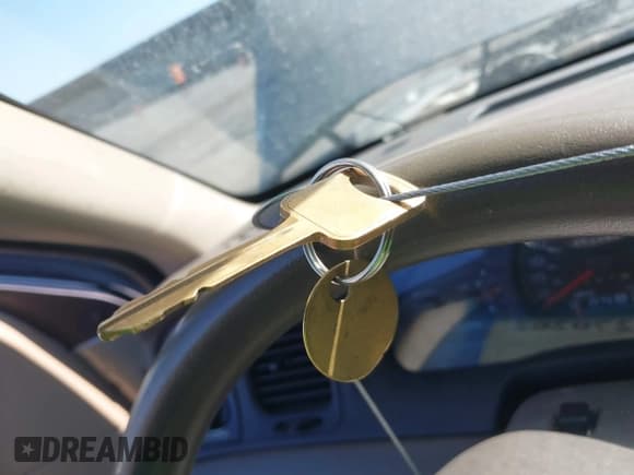 ✅ 2001 Ford Crown Victoria Police Interceptor • VIN: 2FAFP71W01X185578 • Лот: 43270262. Опубликован ранее на IAAI с пробегом 213 784 миль. Бесплатный доступ к архиву аукционных продаж из США и подробный отчёт об истории автомобиля на DreamBid. Изображение 11.