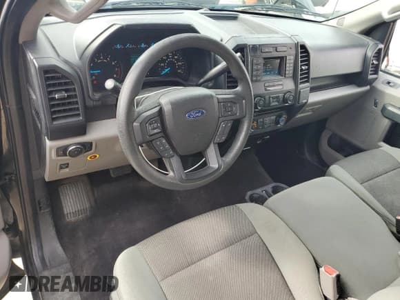 ✅ 2016 Ford F-150 XL • VIN: 1FTMF1E80GKE78809 • Lot: 82128535. Wystawiony na Copart z przebiegiem 117 544 mil. Bezpłatny archiwum sprzedaży aukcyjnych z USA i szczegółowy raport historii pojazdu na DreamBid. Zdjęcie 8.