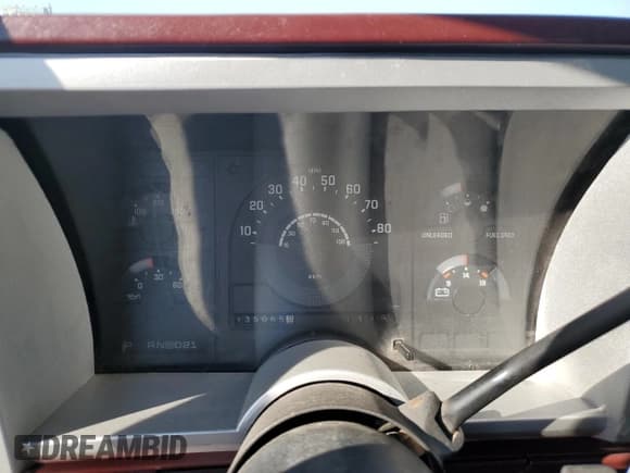 ✅ 1991 GMC 2500 Pickups • VIN: 2GTFK29K0M1521976 • Lot: 81330375. Wystawiony na Copart z przebiegiem 135 065 mil. Bezpłatny archiwum sprzedaży aukcyjnych z USA i szczegółowy raport historii pojazdu na DreamBid. Zdjęcie 9.