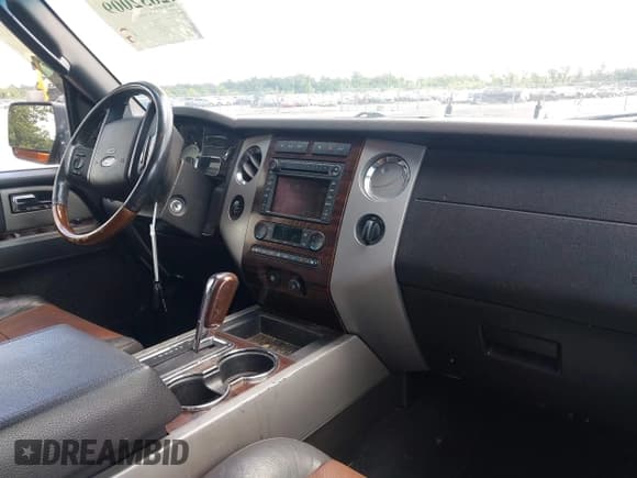 ✅ 2007 Ford Expedition Max Limited • VIN: 1FMFK20517LA75287 • Lot: 42832009. Listed on IAAI with 206,914 mi. Free auction sales archive from the USA and detailed vehicle history report at DreamBid. Image 5.