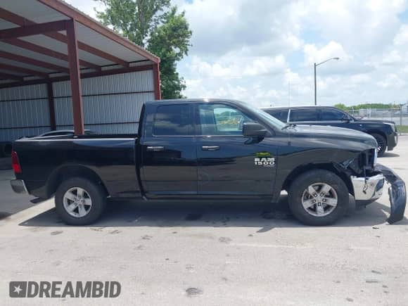 2024 Ram 1500 SLT z VIN 1C6RR6GG4RS123036, wystawiony jako IAAI lot #42356146 z przebiegiem 38 557 mil mil oraz . Historia ofert i sprzedaży dostępna na DreamBid. Obrazek 13.