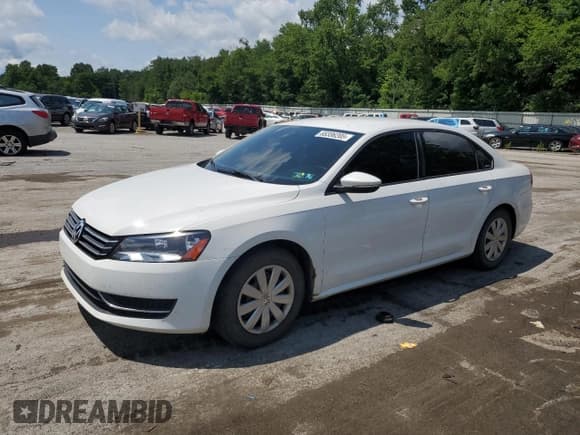 ✅ 2012 Volkswagen Passat S • VIN: 1VWAH7A34CC082507 • Лот: 65336205. Опубликован ранее на Copart с пробегом 152 624 миль. Бесплатный доступ к архиву аукционных продаж из США и подробный отчёт об истории автомобиля на DreamBid. Изображение 1.