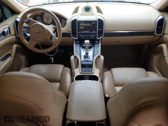 ✅ 2011 Porsche Cayenne S Hybrid • VIN: WP1AE2A28BLA92346 • Lot: 87736165. Wystawiony na Copart z przebiegiem 101 130 mil. Bezpłatny archiwum sprzedaży aukcyjnych z USA i szczegółowy raport historii pojazdu na DreamBid. Zdjęcie 8.