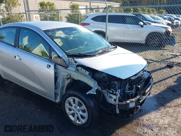 ✅ 2017 Kia Rio LX • VIN: KNADM4A34H6057216 • Lot: 43595271. Listed on IAAI with 92,388 mi. Free auction sales archive from the USA and detailed vehicle history report at DreamBid. Image 6.