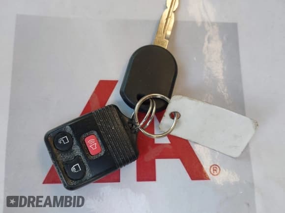 ✅ 2004 Ford Expedition Eddie Bauer • VIN: 1FMPU17LX4LA22578 • Lot: 43694107. Wystawiony na IAAI z przebiegiem 263 585 mil. Bezpłatny archiwum sprzedaży aukcyjnych z USA i szczegółowy raport historii pojazdu na DreamBid. Zdjęcie 11.