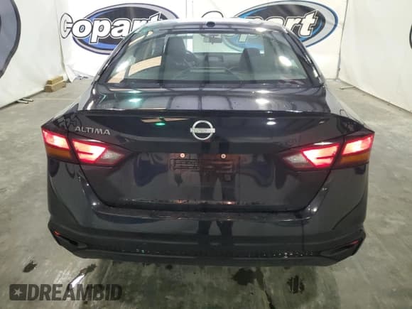 ✅ 2025 Nissan Altima SV • VIN: 1N4BL4DV6SN401481 • Lot: 93778815. Listed on Copart with 13,821 mi. Free auction sales archive from the USA and detailed vehicle history report at DreamBid. Image 6.