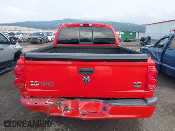 ✅ 2008 Dodge Dakota SLT • VIN: 1D7HW48N28S507657 • Lot: 43570001. Wystawiony na IAAI z przebiegiem 112 784 mil mil. Skorzystaj z bezpłatnego archiwum sprzedaży aukcyjnych z USA i zobacz szczegółowy raport historii pojazdu na DreamBid. Zdjęcie 17.