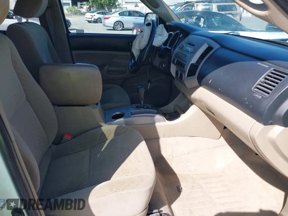 ✅ 2009 Toyota Tacoma PreRunner • VIN: 3TMKU72N89M022479 • Lot: 42361086. Listed on IAAI with 297,165 mi. Free auction sales archive from the USA and detailed vehicle history report at DreamBid. Image 5.