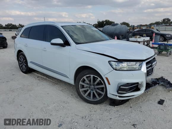✅ 2019 Audi Q7 Premium Plus • VIN: WA1LHAF72KD044247 • Lot: 82551235. Wystawiony na Copart z przebiegiem 80 596 mil. Bezpłatny archiwum sprzedaży aukcyjnych z USA i szczegółowy raport historii pojazdu na DreamBid. Zdjęcie 4.
