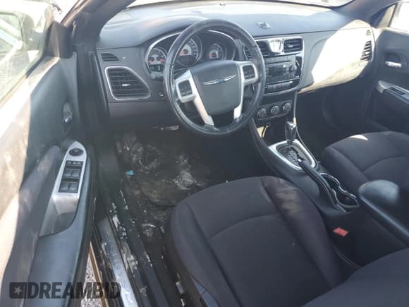 ✅ 2014 Chrysler 200 Touring • VIN: 1C3BCBEB2EN158375 • Lot: 46160125. Listed on Copart with 83,700 mi. Free auction sales archive from the USA and detailed vehicle history report at DreamBid. Image 8.