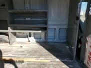 ✅ 2019 Ford Transit • VIN: 1FTYR2CM0KKA39911 • Lot: 89993005. Wystawiony na Copart z przebiegiem 191 480 mil. Bezpłatny archiwum sprzedaży aukcyjnych z USA i szczegółowy raport historii pojazdu na DreamBid. Zdjęcie 11.