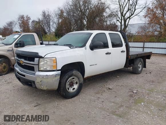 ✅ 2010 Chevrolet Silverado 2500HD Work Truck • VIN: 1GC4KVBG4AF141364 • Лот: 43751303. Опубликован ранее на IAAI с пробегом 301 215 миль. Бесплатный доступ к архиву аукционных продаж из США и подробный отчёт об истории автомобиля на DreamBid. Изображение 17.
