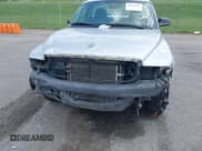 ✅ 2004 Dodge Dakota • VIN: 1D7FL16K04S554963 • Lot: 40128365. Wystawiony na IAAI z przebiegiem 72 818 mil. Bezpłatny archiwum sprzedaży aukcyjnych z USA i szczegółowy raport historii pojazdu na DreamBid. Zdjęcie 6.