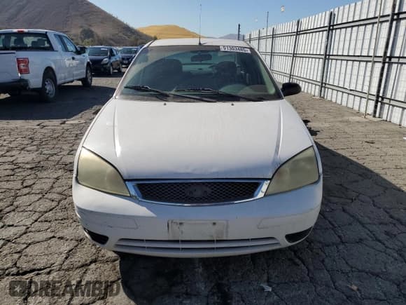 ✅ 2005 Ford Focus S • VIN: 1FAFP34N35W253238 • Lot: 91303485. Listed on Copart with 277,357 mi. Free auction sales archive from the USA and detailed vehicle history report at DreamBid. Image 5.