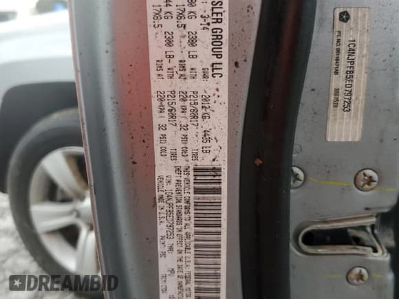 ✅ 2014 Jeep Patriot Latitude • VIN: 1C4NJPFB5ED797253 • Лот: 65726725. Опубликован ранее на Copart с пробегом 51 145 миль. Бесплатный доступ к архиву аукционных продаж из США и подробный отчёт об истории автомобиля на DreamBid. Изображение 13.