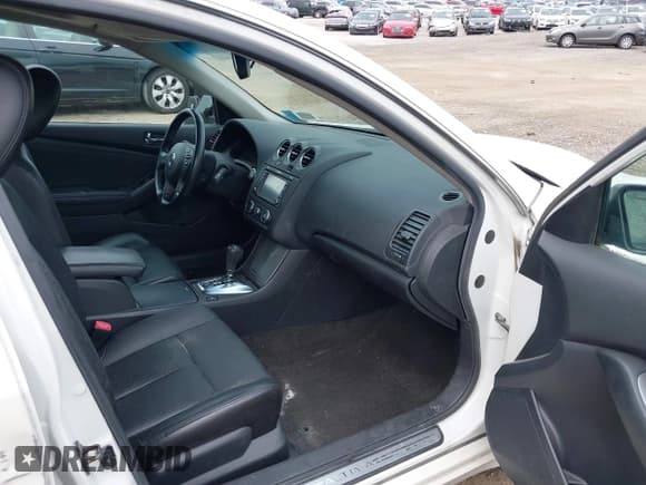 ✅ 2010 Nissan Altima SR • VIN: 1N4BL2AP9AN489998 • Lot: 42921401. Wystawiony na IAAI z przebiegiem 46 875 mil. Bezpłatny archiwum sprzedaży aukcyjnych z USA i szczegółowy raport historii pojazdu na DreamBid. Zdjęcie 5.