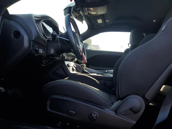 ✅ 2021 Dodge Challenger SRT Hellcat Redeye Widebody • VIN: 2C3CDZL99MH513186 • Lot: 70047104. Wystawiony na Copart z przebiegiem 26 900 mil. Bezpłatny archiwum sprzedaży aukcyjnych z USA i szczegółowy raport historii pojazdu na DreamBid. Zdjęcie 7.