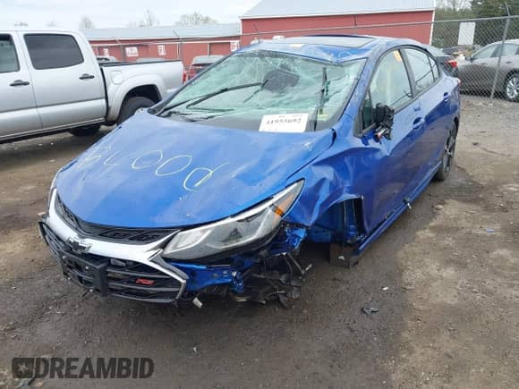 2019 Chevrolet Cruze Premier z VIN 1G1BF5SM0K7104799, wystawiony jako IAAI lot #41955692 z przebiegiem Nie podano mil oraz . Historia ofert i sprzedaży dostępna na DreamBid. Obrazek 6.