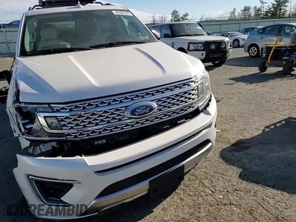 ✅ 2019 Ford Expedition Platinum • VIN: 1FMJU1MT7KEA78411 • Lot: 92808345. Wystawiony na Copart z przebiegiem 116 320 mil. Bezpłatny archiwum sprzedaży aukcyjnych z USA i szczegółowy raport historii pojazdu na DreamBid. Zdjęcie 15.