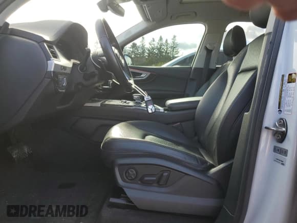 ✅ 2018 Audi Q7 Prestige • VIN: WA1VAAF73JD038338 • Лот: 85356535. Опубликован ранее на Copart с пробегом 154 957 миль. Бесплатный доступ к архиву аукционных продаж из США и подробный отчёт об истории автомобиля на DreamBid. Изображение 7.