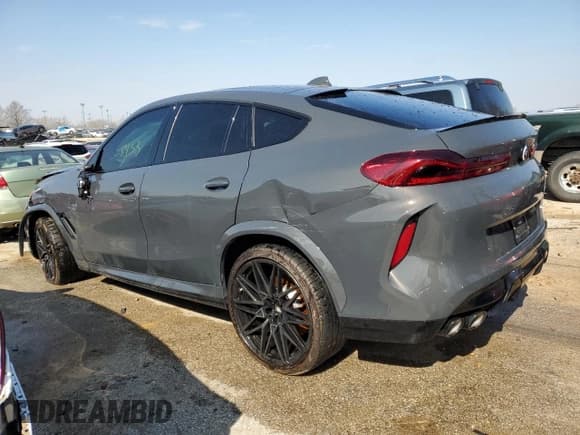 ✅ 2022 BMW X6 M • VIN: 5YMCY0C08N9M70787 • Lot: 45865613. Wystawiony na Copart z przebiegiem 8 433 mil. Bezpłatny archiwum sprzedaży aukcyjnych z USA i szczegółowy raport historii pojazdu na DreamBid. Zdjęcie 2.