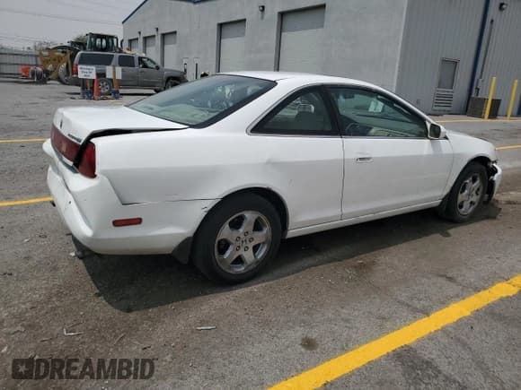 ✅ 1998 Honda Accord EX • VIN: 1HGCG225XWA033217 • Lot: 67260325. Listed on Copart with Not provided. Free auction sales archive from the USA and detailed vehicle history report at DreamBid. Image 3.